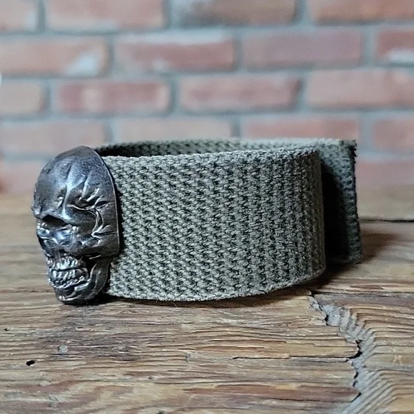 Military Style Skull Cuff Bracelet, unisex - Picture 2 of 6